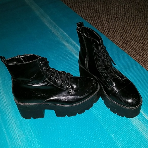 Black Platform Boots - Picture 2 of 5